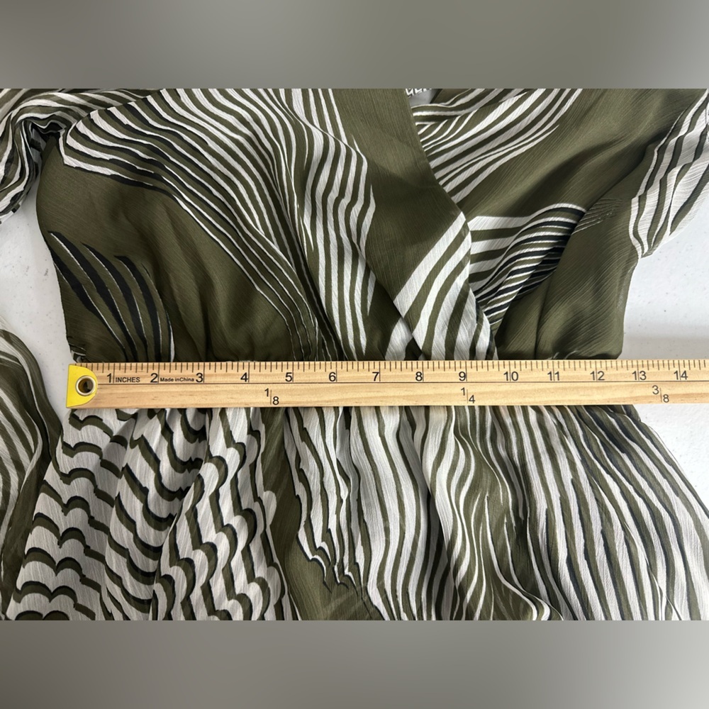 NWT Express Faux Wrap Romper Sz S Balloon Sleeves Ruffle Layered Tropical - Picture 10 of 12